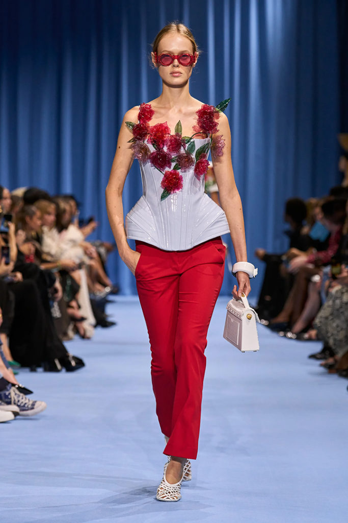 Balmain x WilliamAmor- Flowers-Upcycling Artist-spring-2024-ready-to-wear-credit-gorunway-0